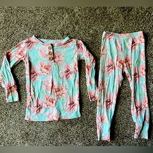 Post peanut Jammie’s 2 piece set 2T